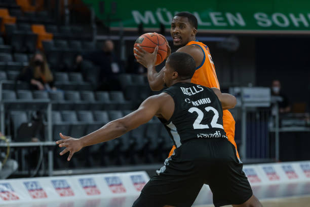 他在场上的 他在场上的