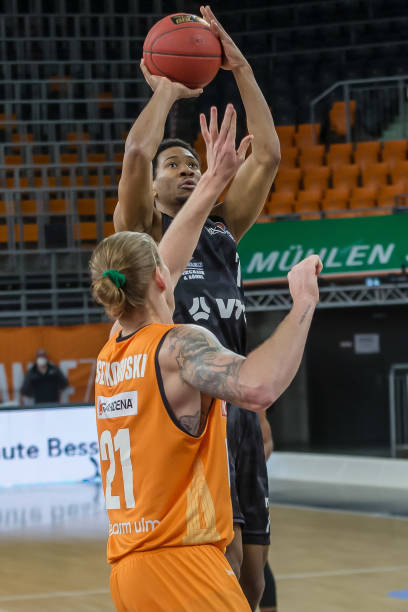 灰熊在内线 灰熊在内线