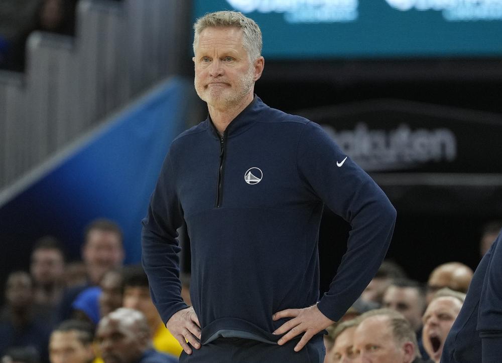 形成鲜明对 形成鲜明对