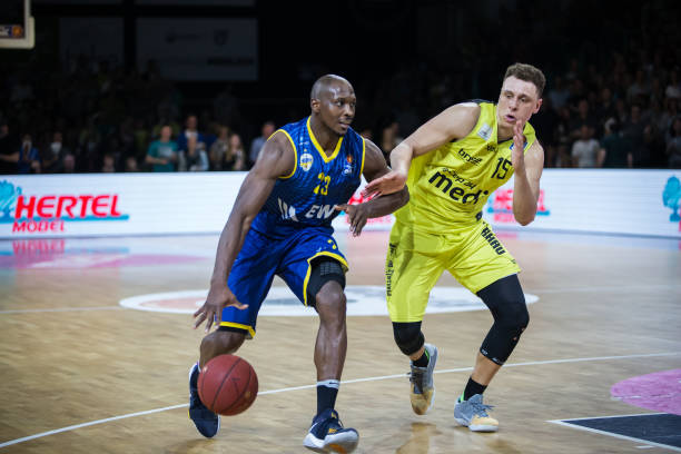 生活无疑是 生活无疑是